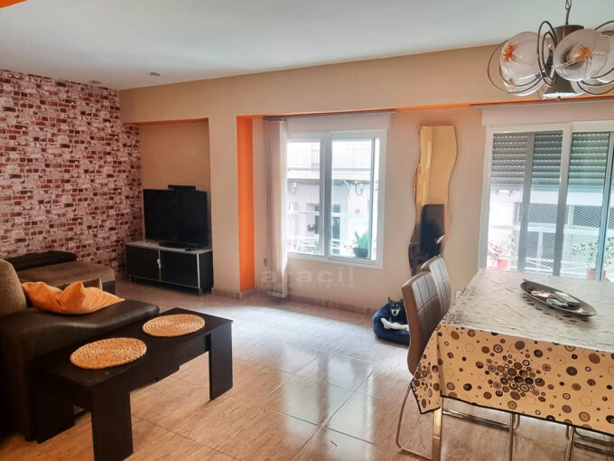 Comprar piso espacioso en venta en Alcoy, Alicante. Comprar piso barato en venta en Alcoy.