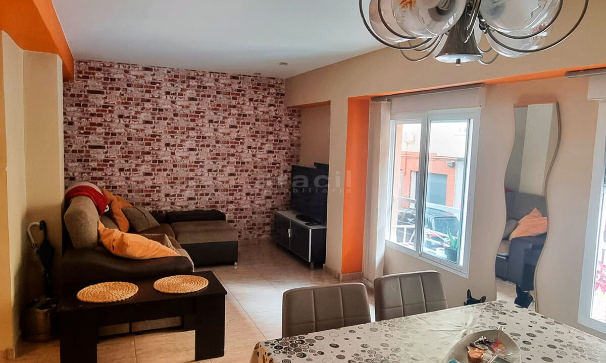 Piso espacioso en venta en Santa Rosa 9
