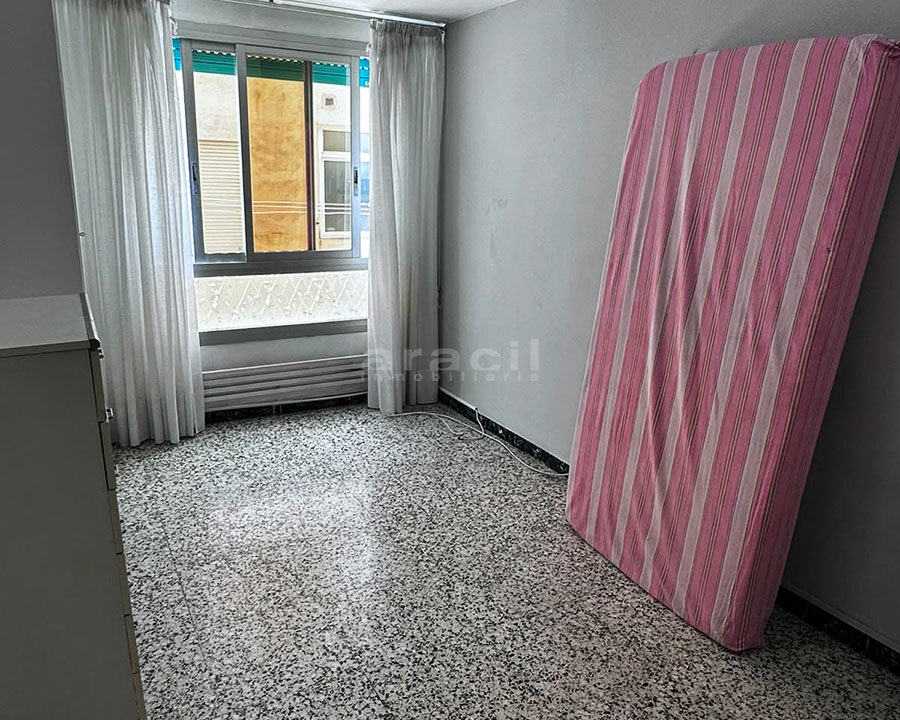 Piso luminoso con balcón en venta en Santa Rosa (1)