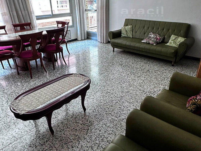 comprar piso luminoso en buen estado en venta en Alcoy Santa Rosa.