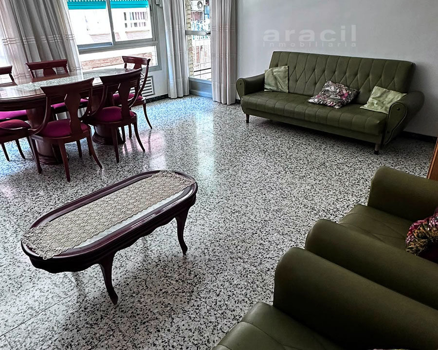 Piso luminoso con balcón en venta en Santa Rosa (12)