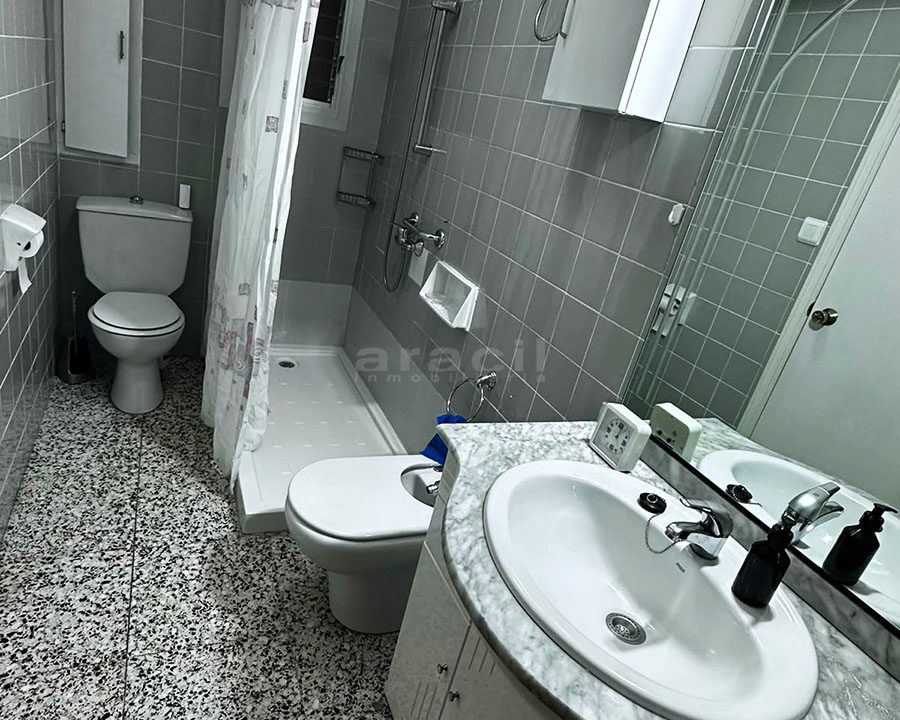 Piso luminoso con balcón en venta en Santa Rosa (15)