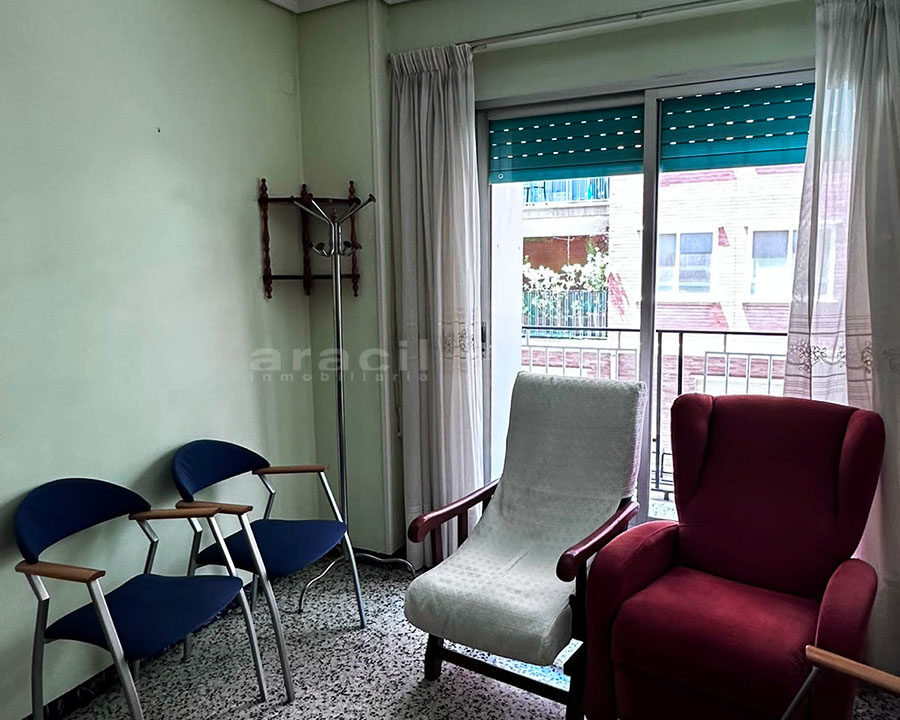 Piso luminoso con balcón en venta en Santa Rosa (2)