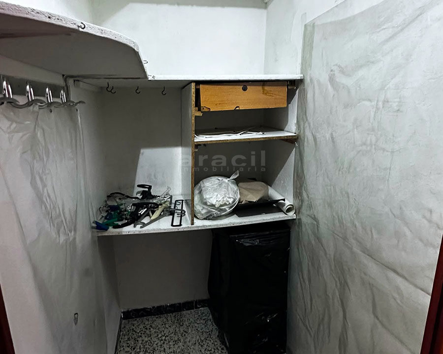 Piso luminoso con balcón en venta en Santa Rosa (5)