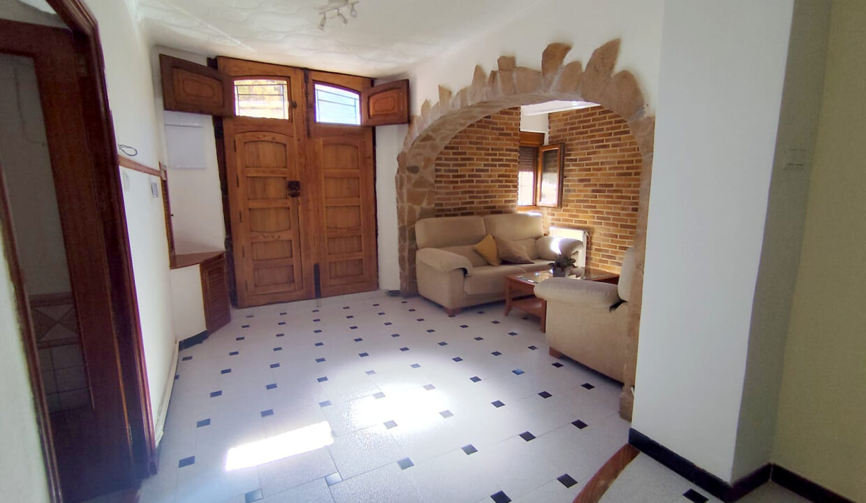 01 Casa en venta en Cocentaina - Entrada con salon