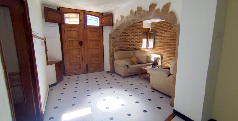 Casa de pueblo reformada a buen precio en venta en Cocentaina