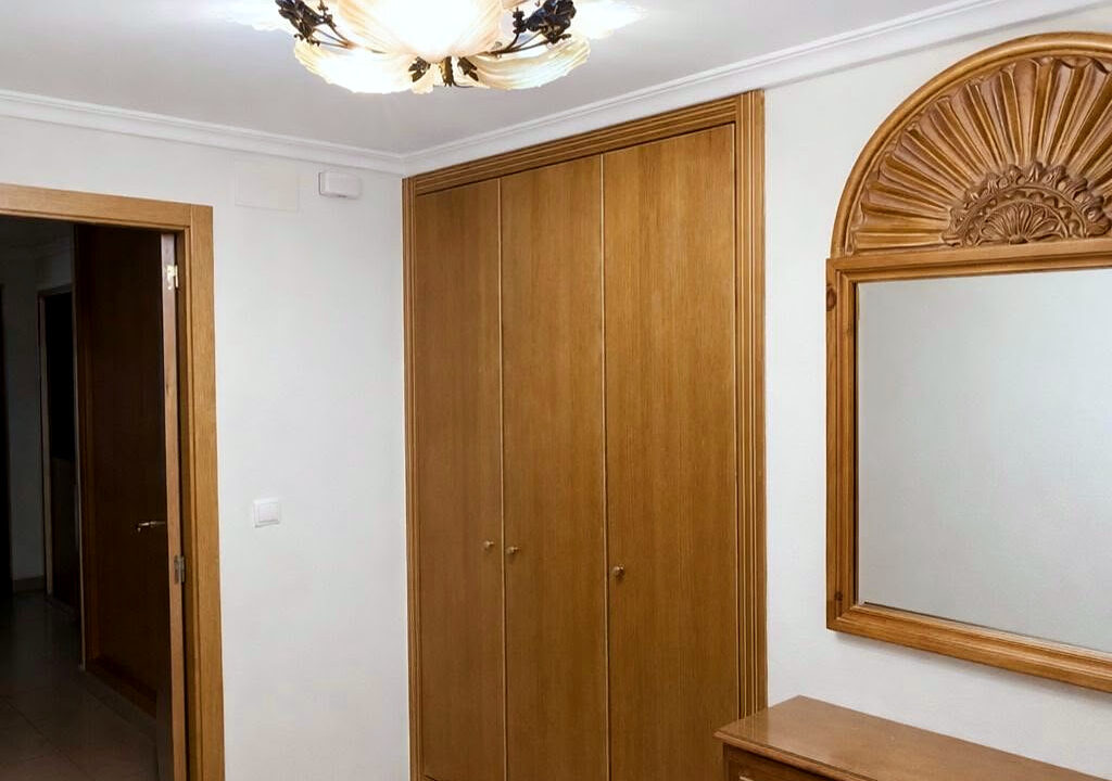 01 Piso en venta en Santa Rosa, Alcoy - Distribuidor con armario empotrado
