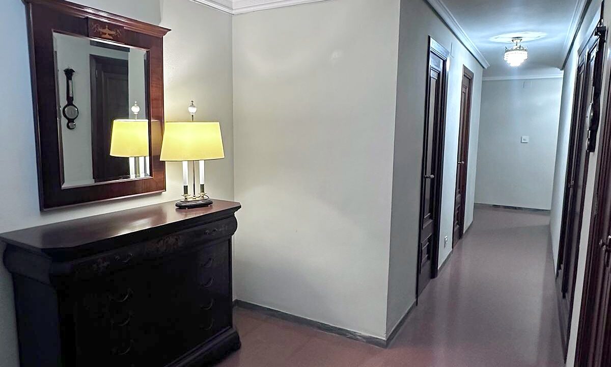 01 Piso en venta en Santa Rosa, Alcoy - Recibidor