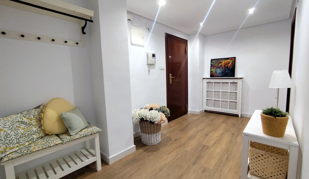 01 Piso en venta en el centro de Alcoy - Recibidor 1