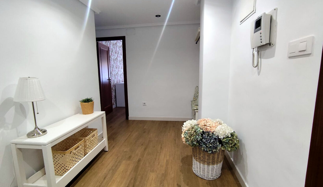02 Piso en venta en el centro de Alcoy - Recibidor 2
