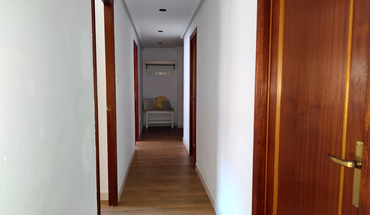 03 Piso en venta en el centro de Alcoy - Pasillo