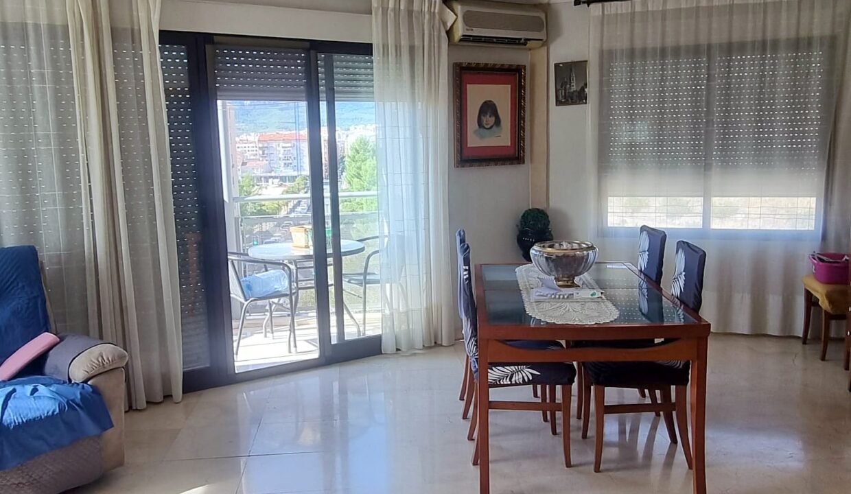 04 Piso en venta en Ensanche, Alcoy - Comedor con acceso a terraza