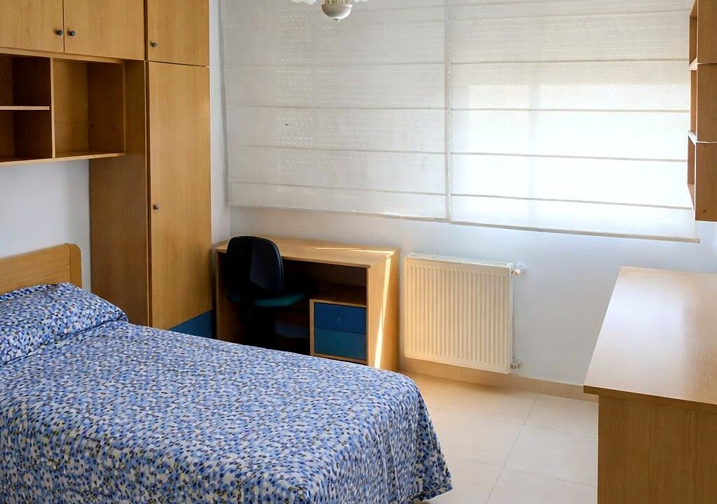 08 Piso en venta en Santa Rosa, Alcoy - Dormitorio con escritorio 2