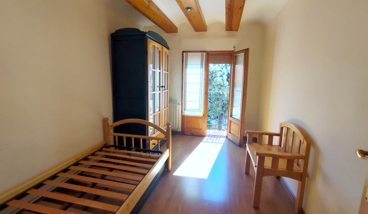 09 Casa en venta en Cocentaina - Dormitorio con balcon