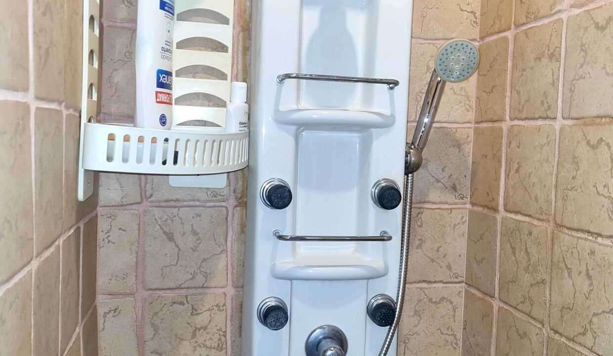 14 Piso en venta en Ensanche, Alcoy - Segundo bano con ducha de hidromasaje