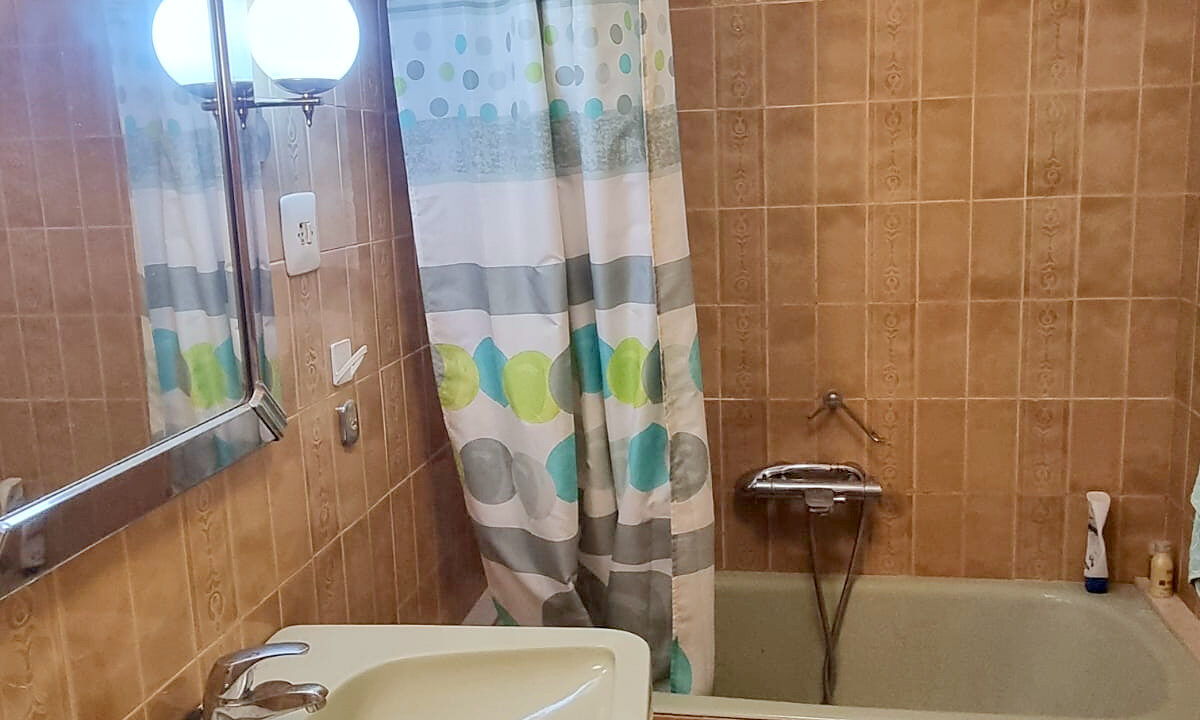 16 Piso en venta en el centro de Alcoy - Bano con banera