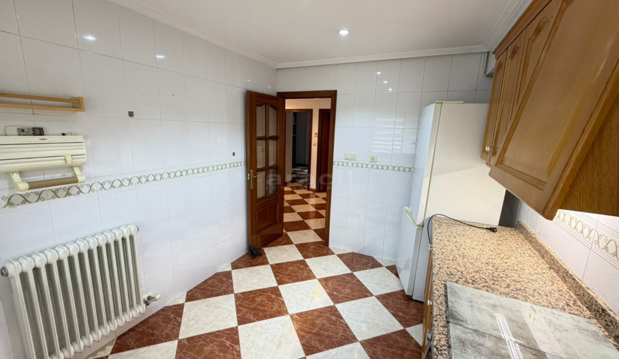 Comprar piso luminoso en venta en Alcoy Santa Rosa 14