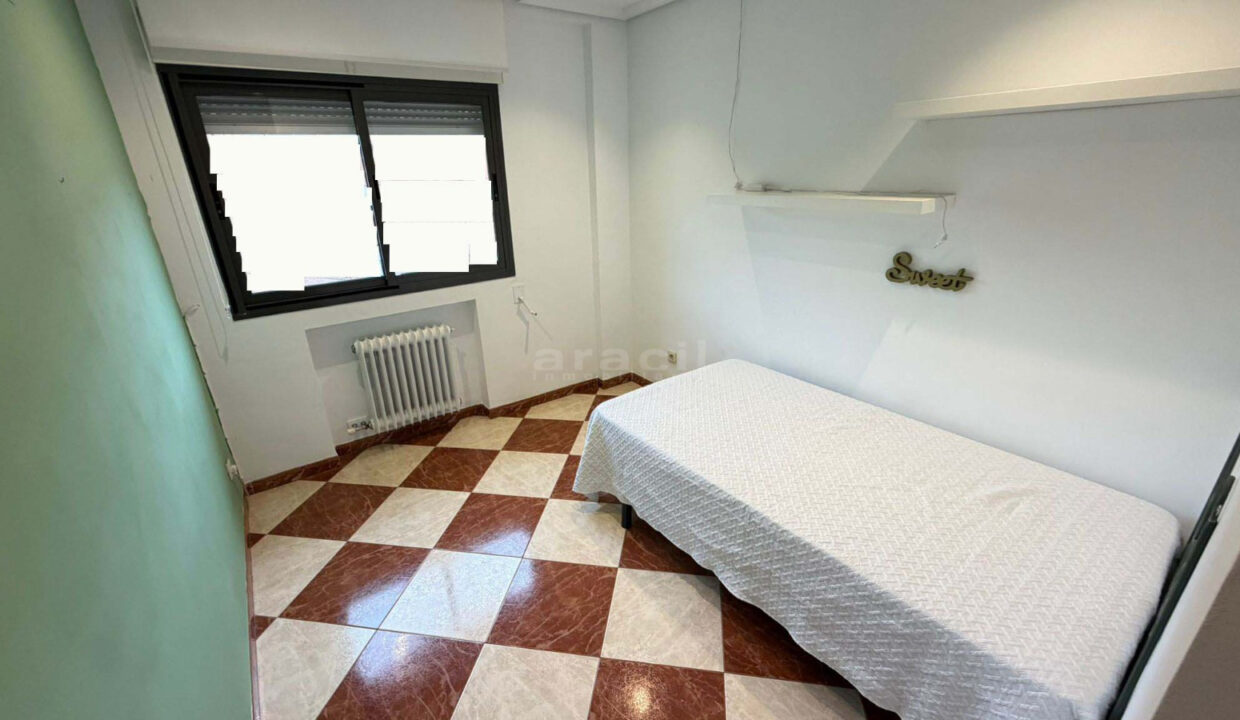 Comprar piso luminoso en venta en Alcoy Santa Rosa 15