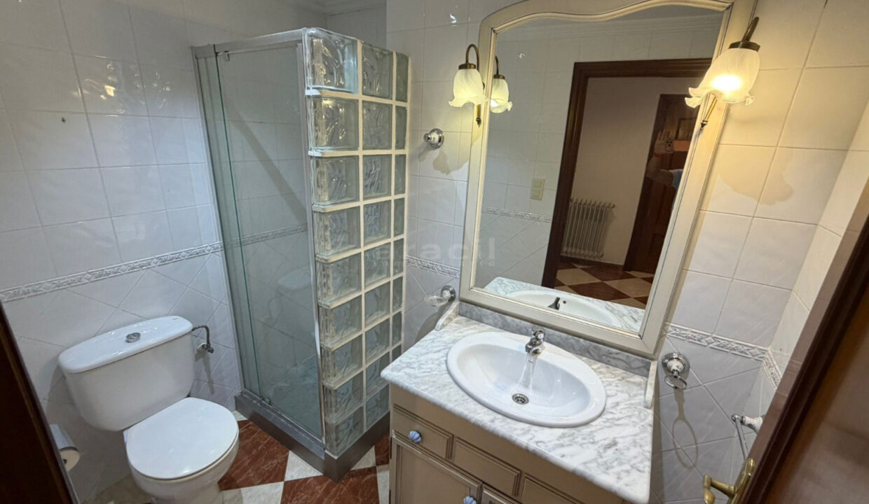 Comprar piso luminoso en venta en Alcoy Santa Rosa 17
