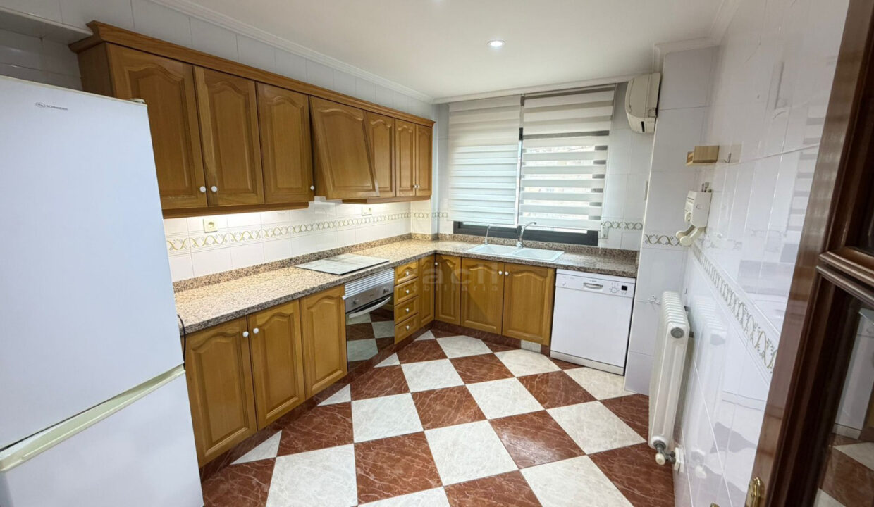 Comprar piso luminoso en venta en Alcoy Santa Rosa 2