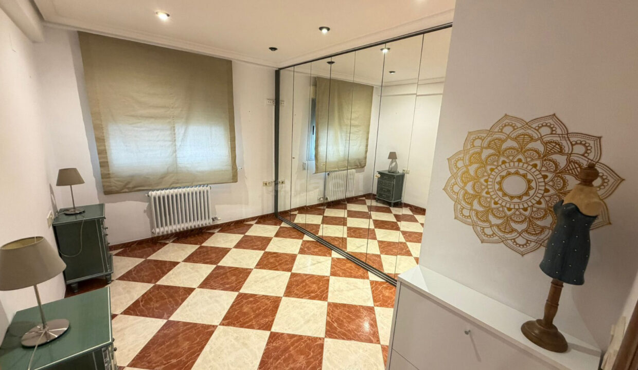 Comprar piso luminoso en venta en Alcoy Santa Rosa 20