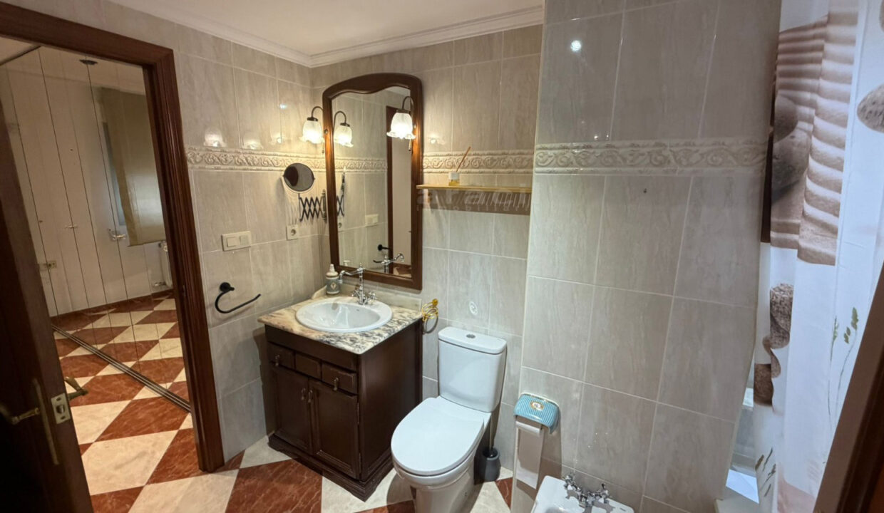 Comprar piso luminoso en venta en Alcoy Santa Rosa 9