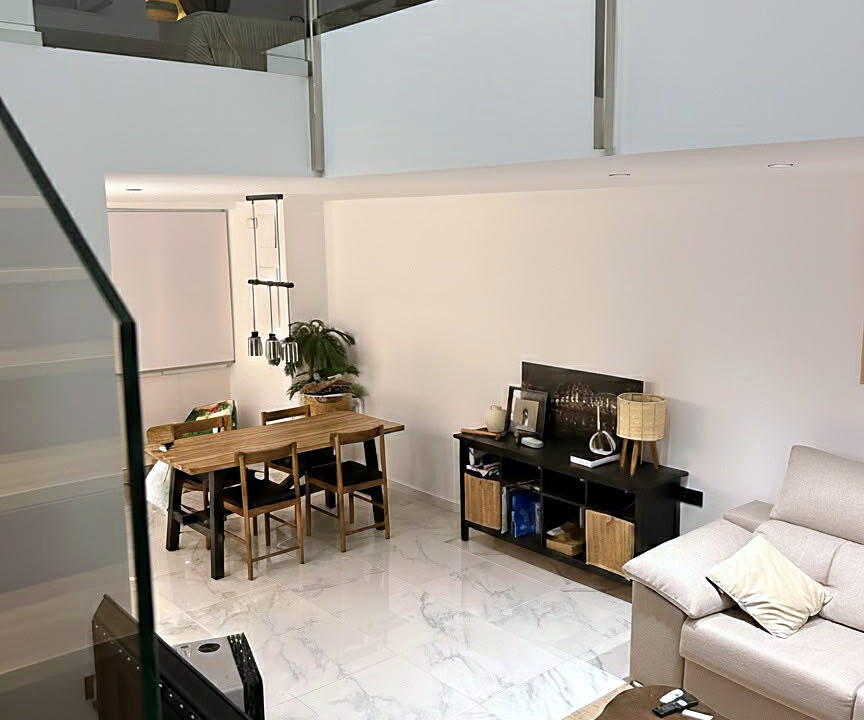 02 Casa unifamiliar en venta en Zona Alta, Alcoy - Salon comedor a doble altura
