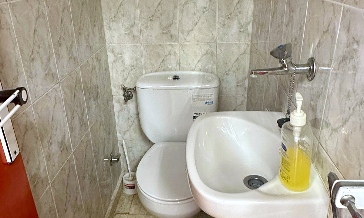 07 Local en venta en Santa Rosa, Alcoy - Aseo 1