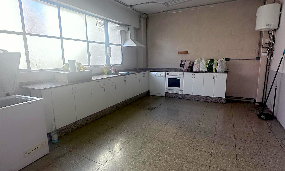 07 Local en venta en Zona Alta, Alcoy - Office con cocina