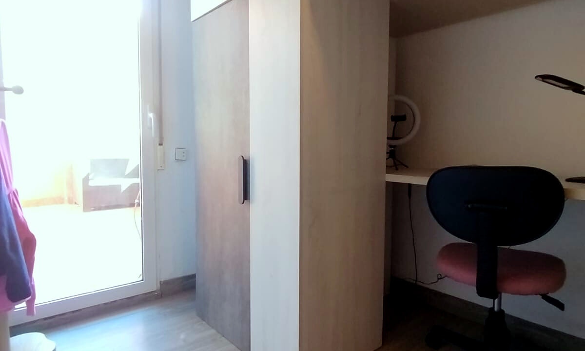 08 Piso en venta en Santa Rosa, Alcoy - Dormitorio con escritorio