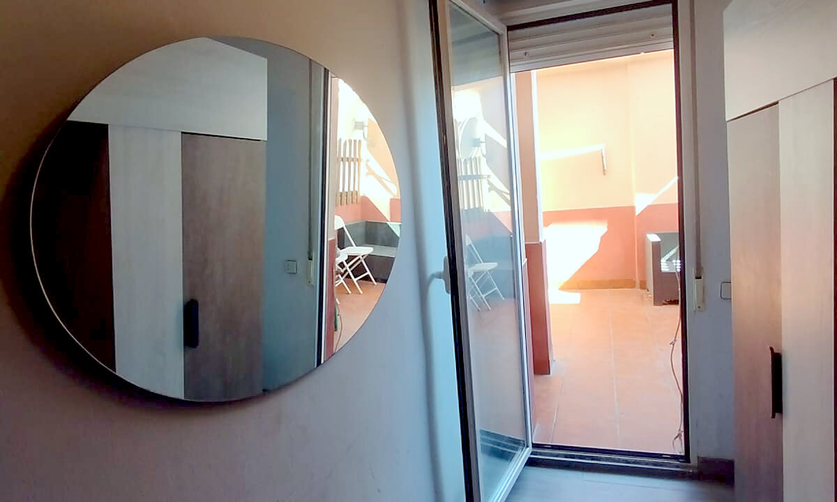 12 Piso en venta en Santa Rosa, Alcoy - Pasillo con salida a terraza