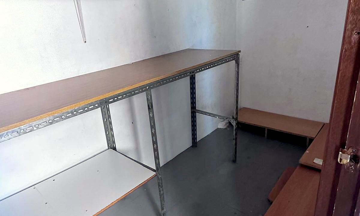 13 Local en venta en Zona Alta, Alcoy - Almacen con estanterias