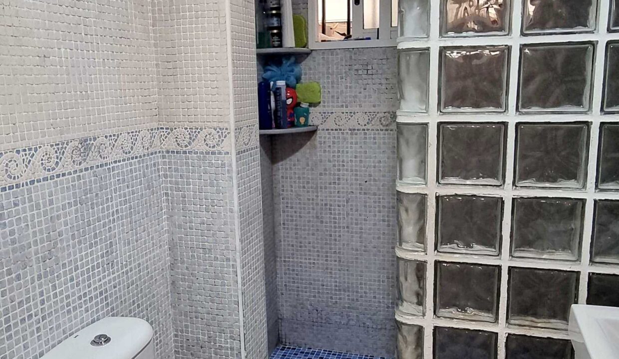 13 Piso en venta en Santa Rosa, Alcoy - Bano con ducha 2