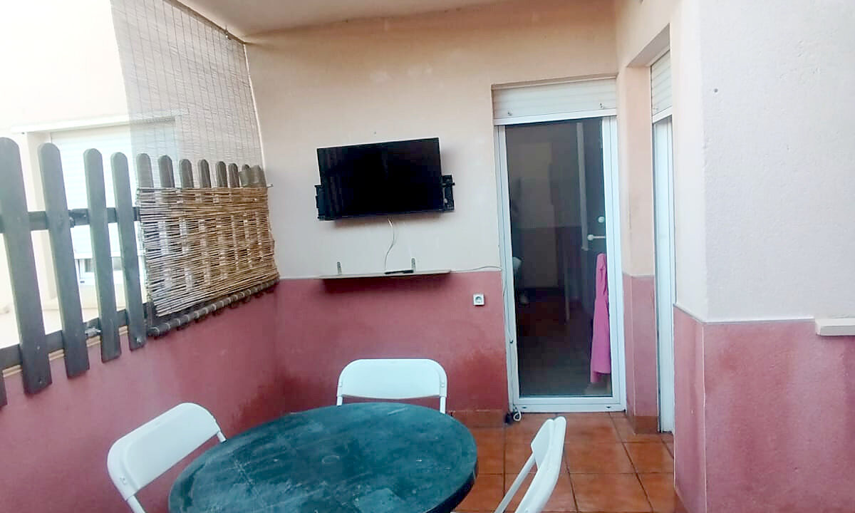 14 Piso en venta en Santa Rosa, Alcoy - Terraza con zona de comedor
