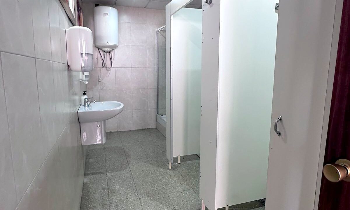 17 Local en venta en Zona Alta, Alcoy - Aseos