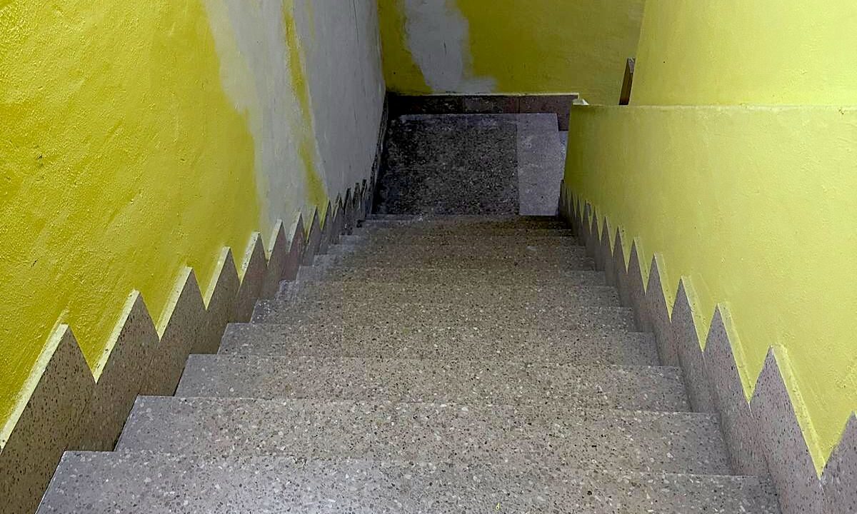 21 Local en venta en Zona Alta, Alcoy - Escalera interior 2